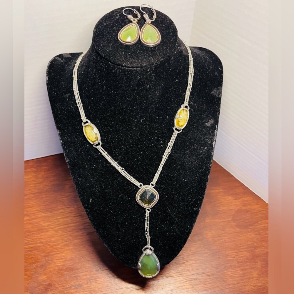 Gorgeous Xiomara Castro Silver Tone Amber Y-Necklace & Earring Set